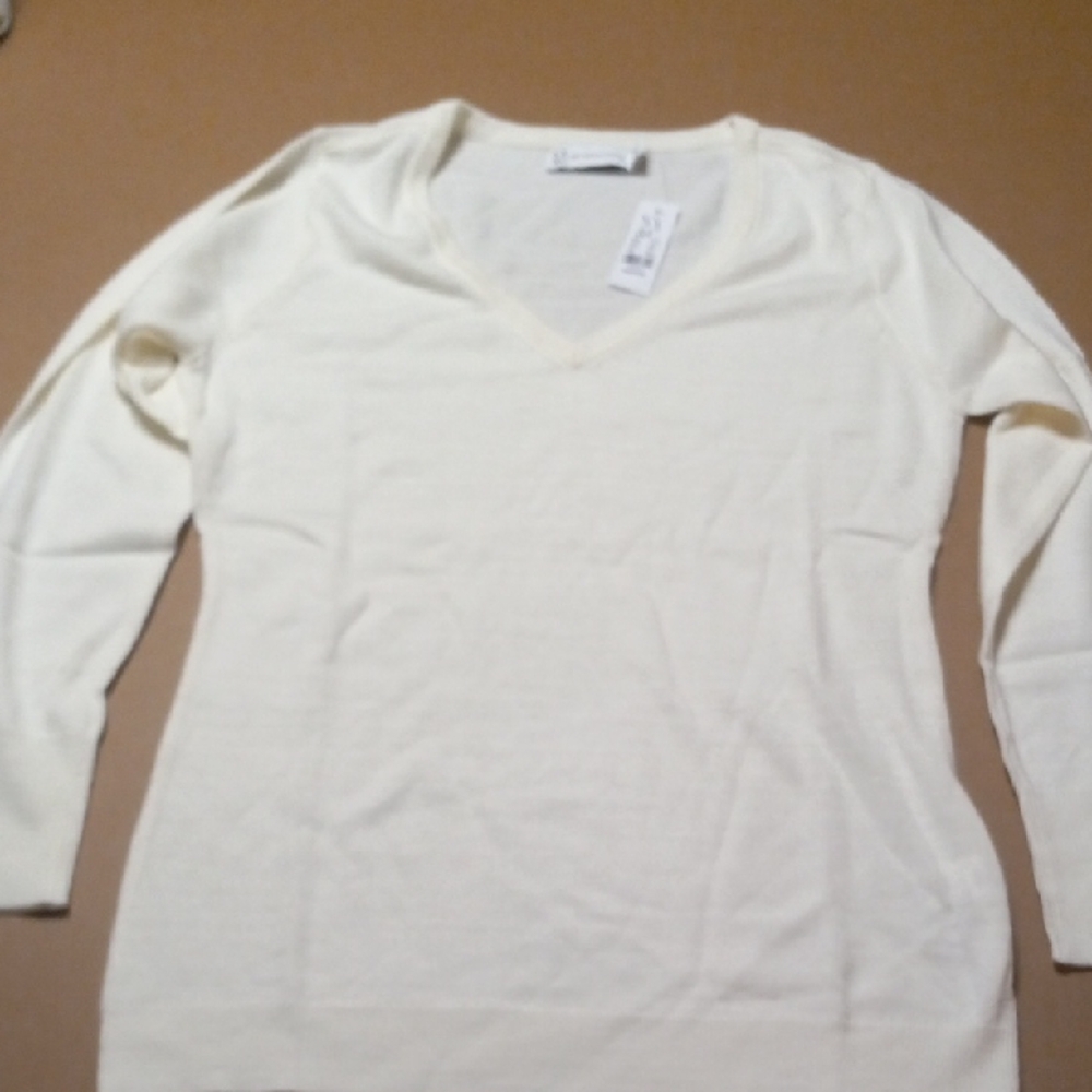 New York & Company Off-White Knit Top
